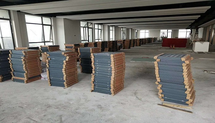 香蕉视频下载大全地板仓库一角